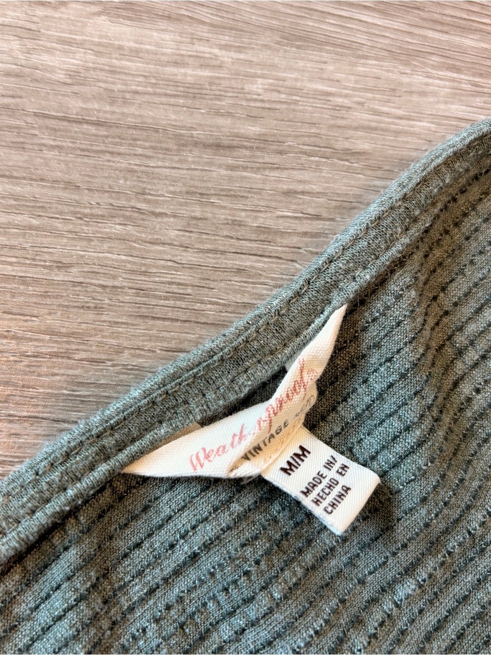 Weatherproof green button down top - Picture 2 of 4